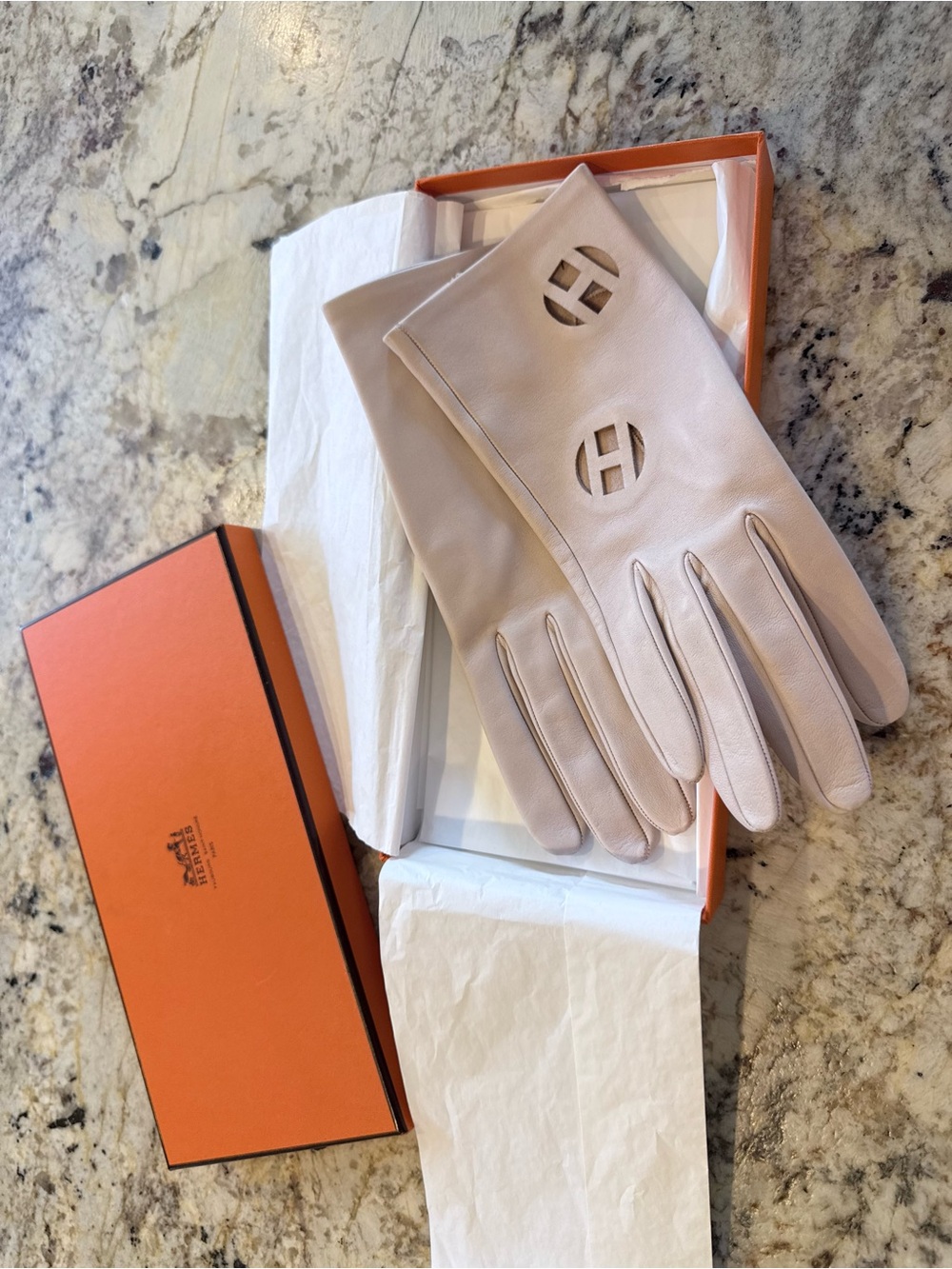 Hermes Light Beige Leather Gloves